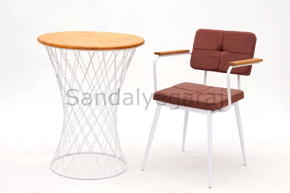 Diyagonal Çemberli Cafe Masası